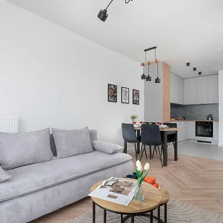 Spacious For 4 Guests With A Balcony In The Center Of By Renters