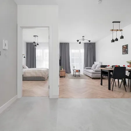Spacious For 4 Guests With A Balcony In The Center Of By Renters