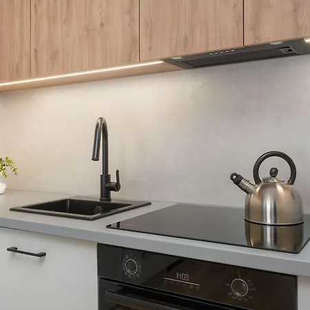 Apartament Spacious For 4 Guests With A Balcony In The Center Of By Renters *