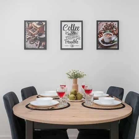 Spacious For 4 Guests With A Balcony In The Center Of By Renters * Łódź