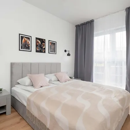 Apartament Spacious For 4 Guests With A Balcony In The Center Of By Renters Łódź